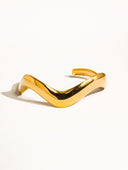Corey 18k non-tarnish V-shaped bracelet by DIEZYONCE