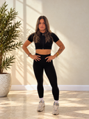 Noir Move – 2-Piece Zip-Up Top & Yoga Legging Activewear Set